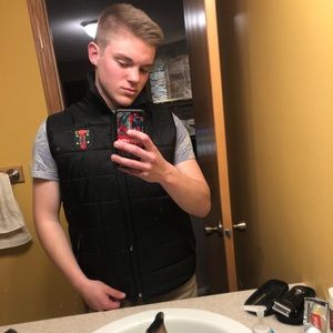 Meet your Posher, Cole